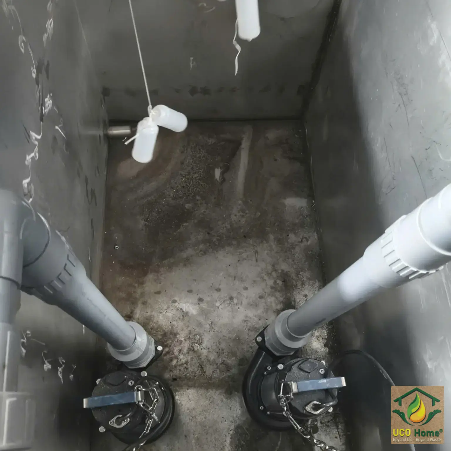 Bên trong bể thu gom dầu công nghiệp của UCOHome